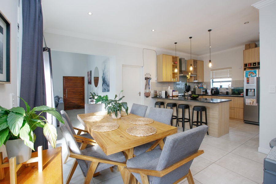 3 Bedroom Property for Sale in Parklands North Western Cape